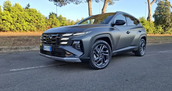 Hyundai Tucson Plug-in Hybrid 2025: efficienza e stile