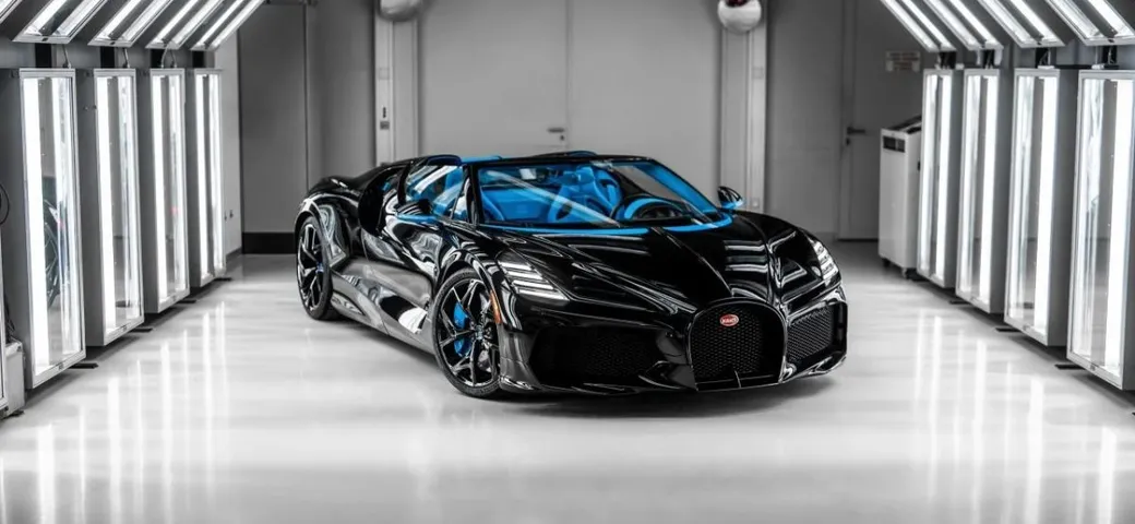 Bugatti Mistral, il canto del cigno del possente motore W16: hypercar da sogno
