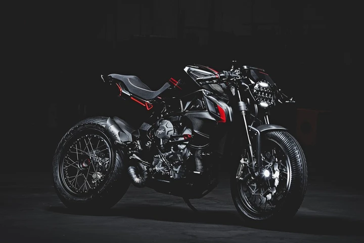 MV Agusta, Dragster Blackout e Brutale 800 RR Ballistic Trident [Video]