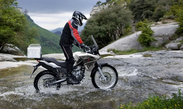 UM Motorcycles: ecco la DSR Adventure TT