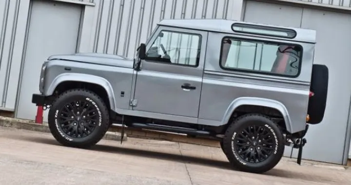 Kahn Land Rover Defender XS 90