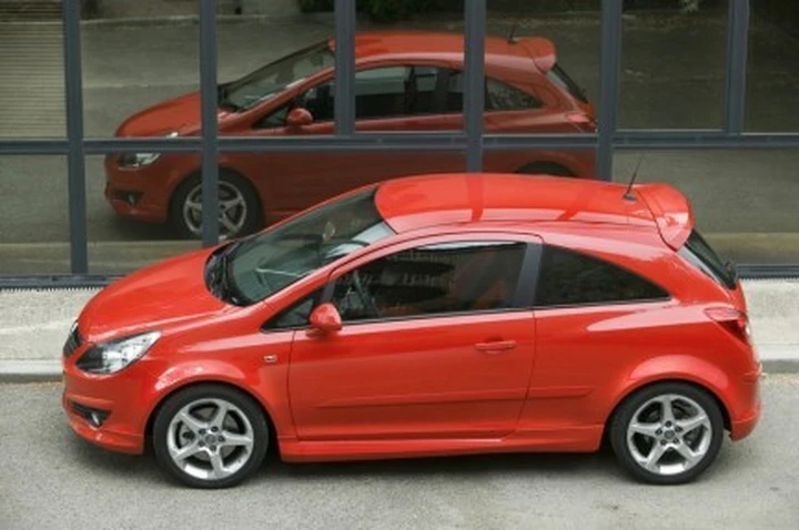 Opel Corsa GSi: nuove informazioni e foto ufficiali