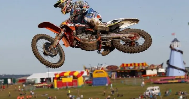 Tony Cairoli conferma l'impegno con KTM nel mondiale Motocross 2012
