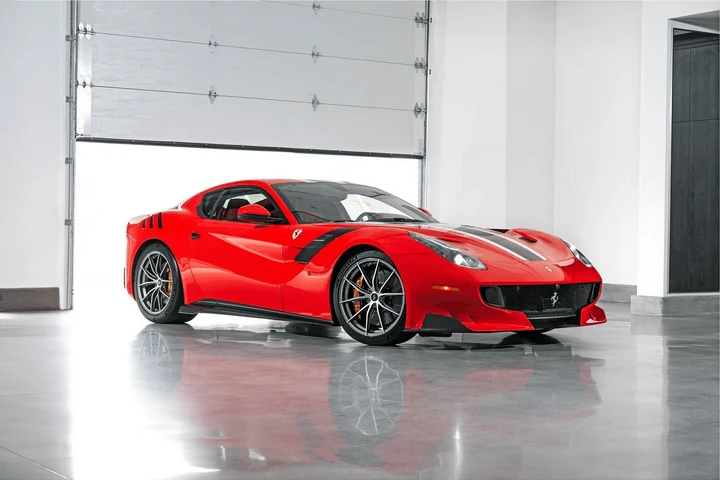 Ferrari F12 tdf: all'asta uno splendido esemplare personalizzato