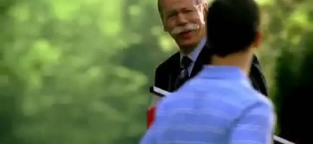 Lo spot Ask Dr. Z di Chrysler con Dieter Zetsche