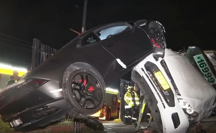 Noleggia una Lamborghini e si schianta contro la concessionaria