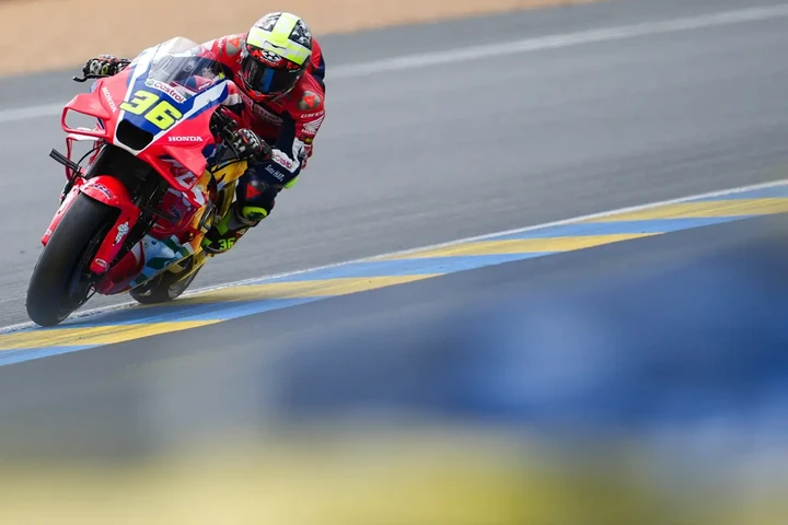 Grave incidente per Joan Mir al GP di Francia MotoGP, fratture e forti dolori