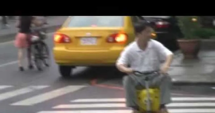 Mini scooter elettrico