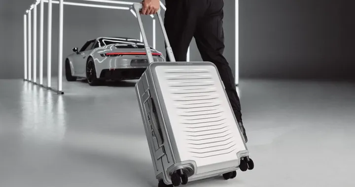 Porsche, valigie in alluminio ispirate alla 911: costano 5.000 euro