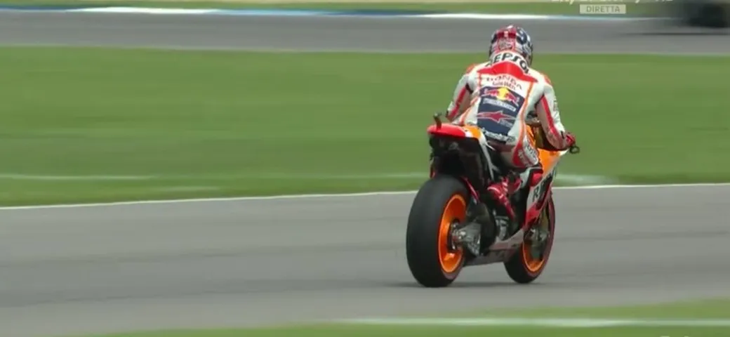 MotoGP Indianapolis 2015 | Marquez in pole, Petrucci quinto, Rossi solo ottavo