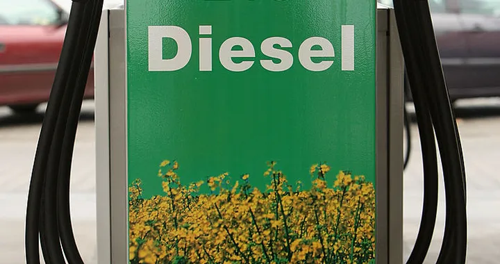 E-fuel e biocarburanti sono pronti a cambiare le regole del mondo dell'auto: perché