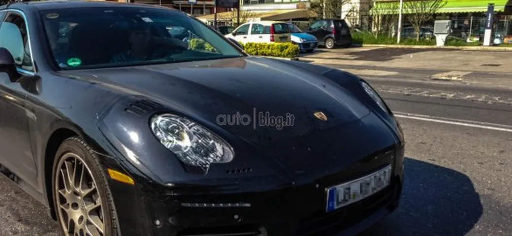 Porsche Panamera: Foto spia di un misterioso prototipo
