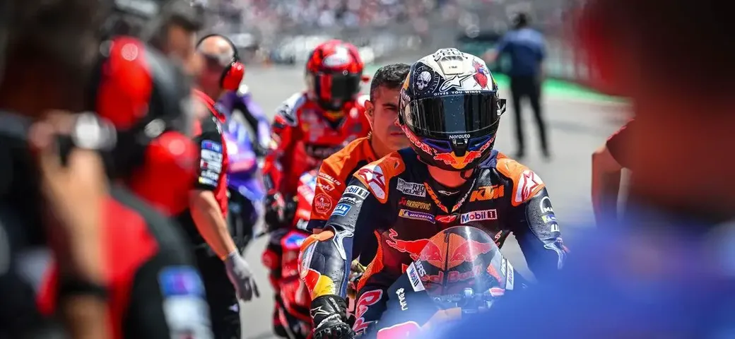 Il futuro incerto di Pedro Acosta: tra KTM e VR46 è sfida aperta