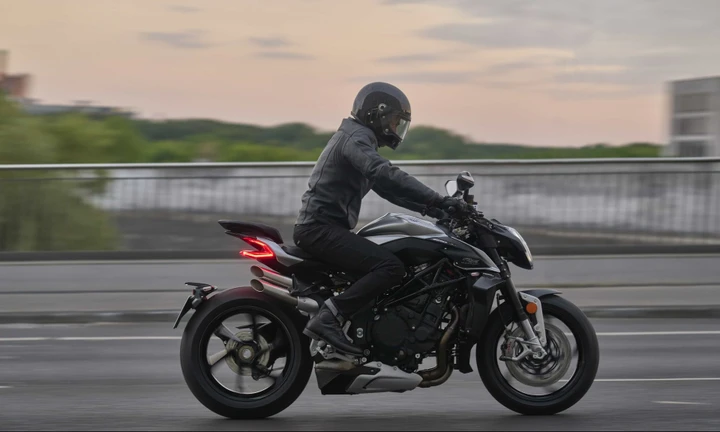 MV Agusta Brutale 1000 RS: l'hypernaked si fa più accessibile