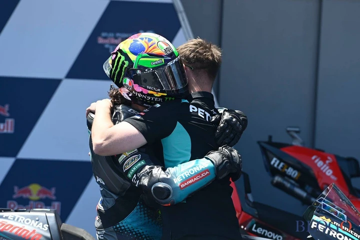 ingrandisci immagine