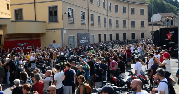 Moto Guzzi World Days 2026 da record: festa con 60.000 fan