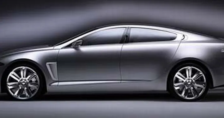 Jaguar XF: due motori con compressore volumetrico