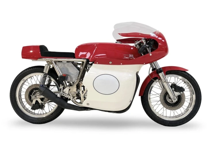 Metisse-Triumph T140V: l'icona britannica all'asta a Stafford