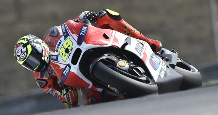 MotoGP Brno, Iannone 4° in qualifica: "Soffriamo meno"