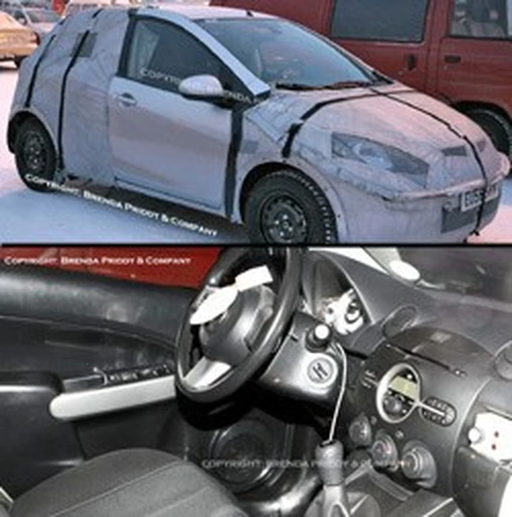 Mazda 2: la plancia e altre foto spia