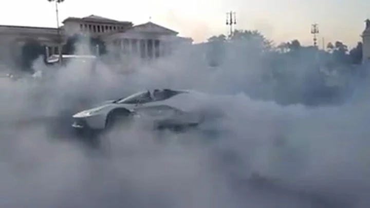 LaFerrari: burnout in strada a Budapest