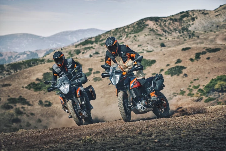 KTM svela la nuova 390 Adventure 2022: foto, caratteristiche e disponibilità