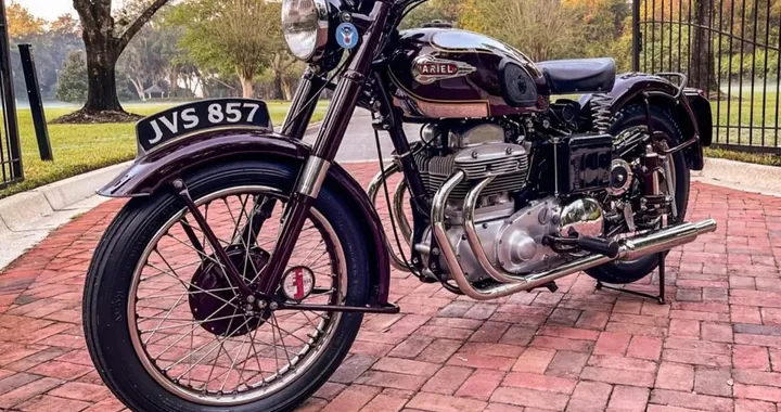 Ariel Square Four 1953 all’asta: moto d’epoca rara e originale