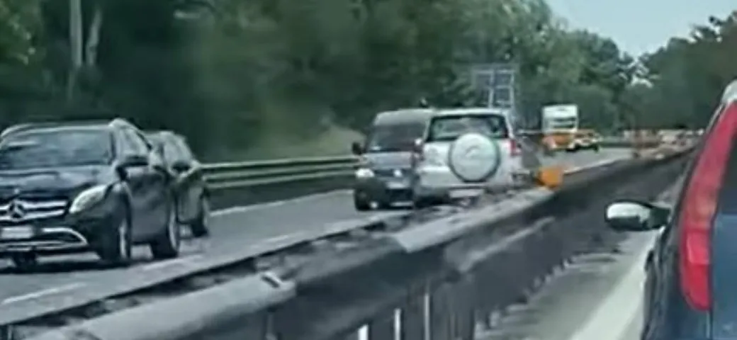 SUV contromano in superstrada: l'incidente è inevitabile [Video]