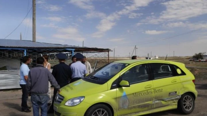 Mercedes Classe B F-Cell: il giro del mondo interrotto dopo un incidente