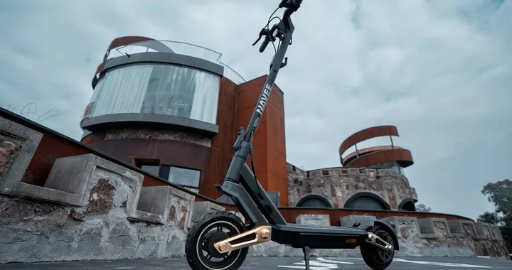 Navee ST3 e ST3 Pro: si sfreccia in città con stile, comfort e tecnologia