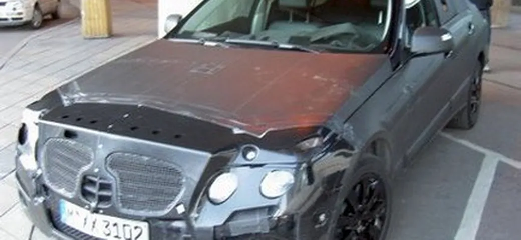 Mercedes Classe E:  nuove foto spia