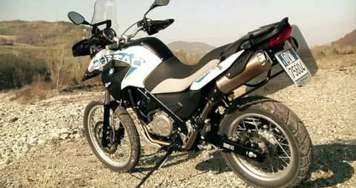 BMW G 650 GS Sertao 2012 - clip