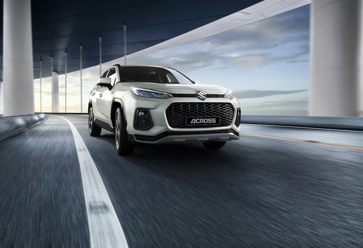 Suzuki aggiorna la Across Plug-in 2023: i prezzi