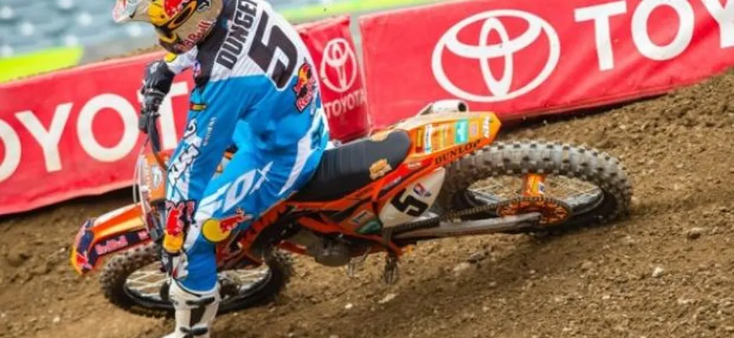 5° Round Monster Energy AMA Supercross Series 2013: Dungey e Roczen sul gradino più alto del podio di Anaheim III