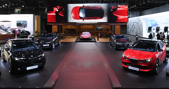 Alfa Romeo Junior Ibrida Speciale debutta al Salone di Parigi