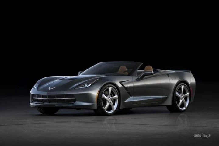 Corvette Stingray Convertibile: il primo esemplare andrà all'asta