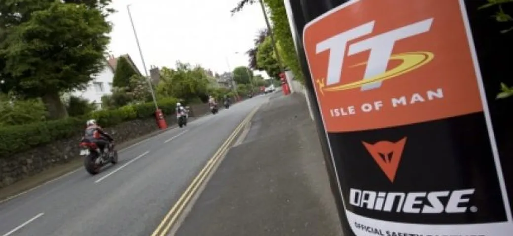 Dainese Official Safety Partner per il Tourist Trophy 2009