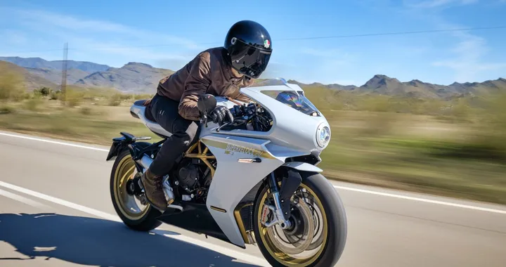 MV Agusta Superveloce e Superveloce S MY 2021: la sportiva vintage si evolve