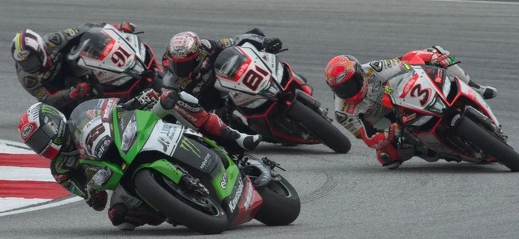 SBK Qatar: Biaggi sfida le Kawasaki nell'ultimo atto