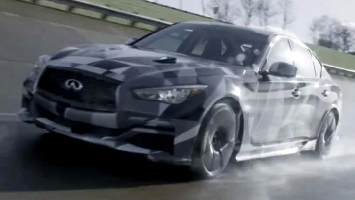 Infiniti Q50 Eau Rouge: in video con Sebastian Vettel