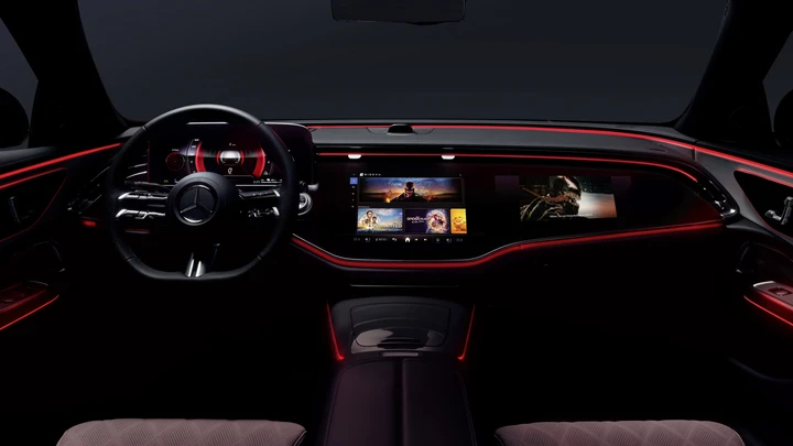 Mercedes svela RIDEVU: un cinema In-Car immersivo al CES 2025