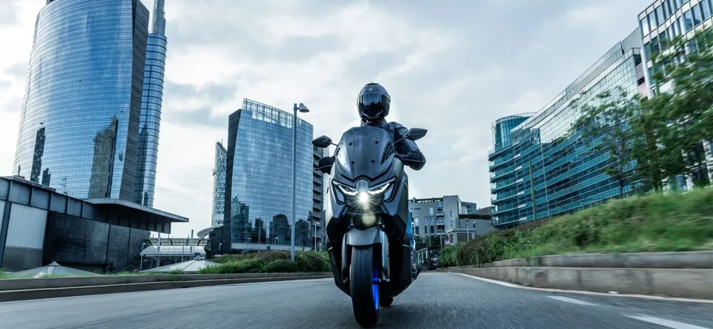 Mobilità smart e accessibile: Yamaha lancia la sua nuova gamma di scooter