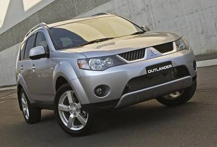 Nuove motorizzazioni per la Mitsubishi Outlander