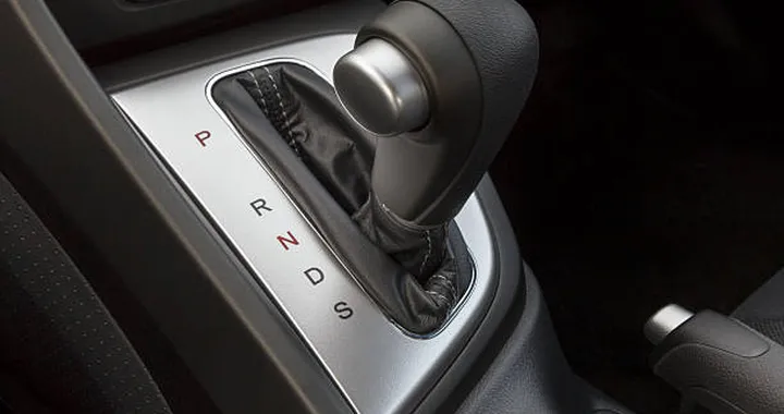 Cambio automatico, questi 4 segnali possono anticipare un guasto molto costoso
