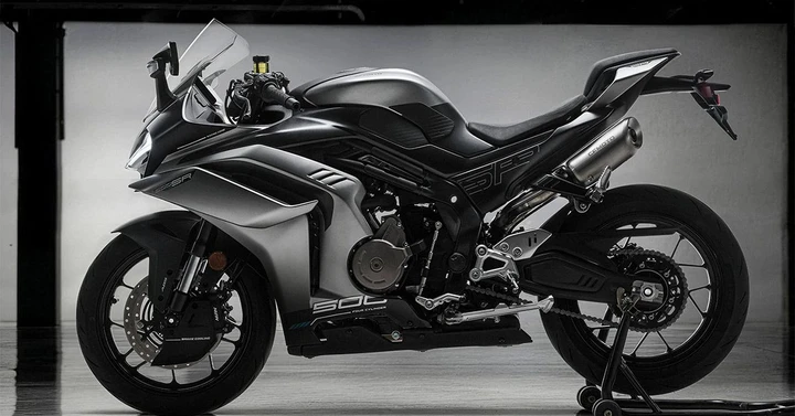 CFMOTO 500SR, 83 CV e frizione elettronica: arriva nel 2027?