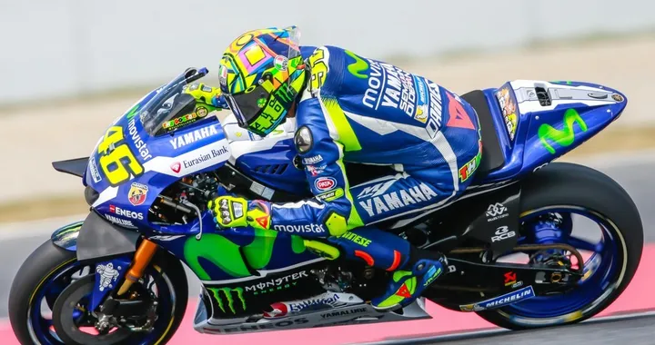 MotoGP Assen 2016: vince Miller su Marquez, fuori Valentino e Dovizioso.