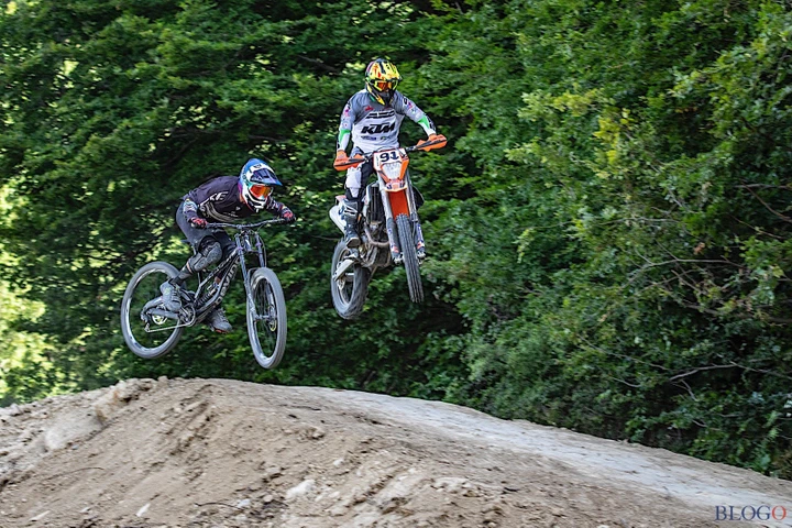 Eco or Not: KTM 250 vs Devinci Wilson 29
