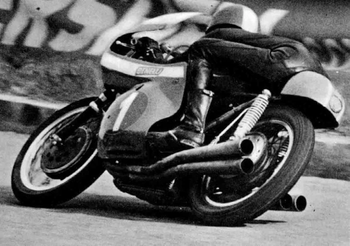 Test ieri e oggi. 55 anni fa il debutto “stradale” di Provini sulla Benelli 250 “4”