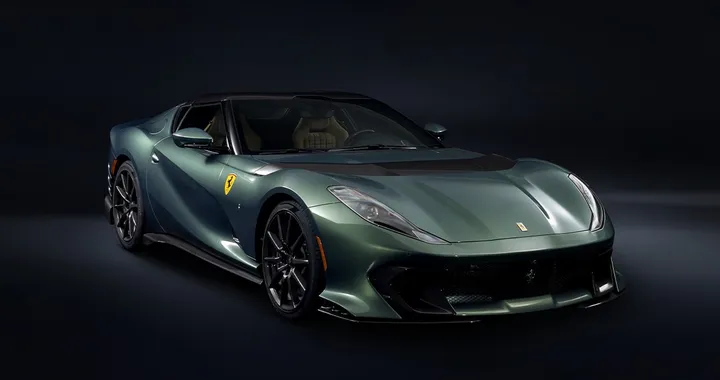 Ferrari 812 Competizione A trattata come una pietra preziosa