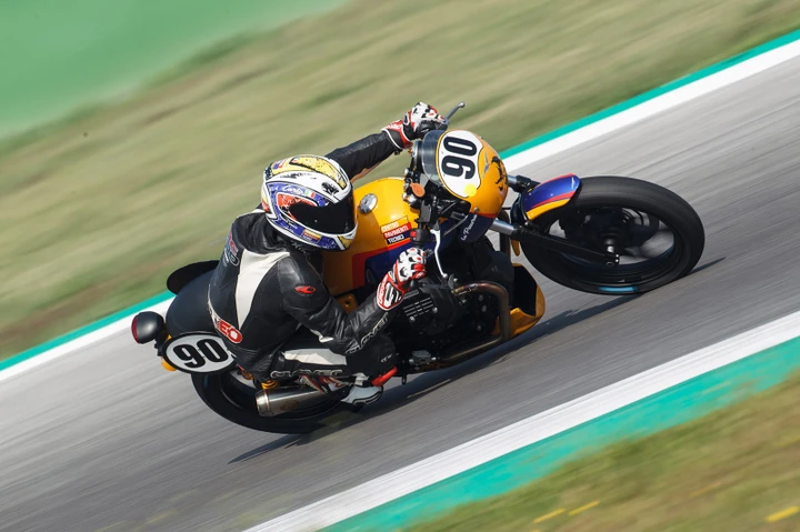 Trofeo Moto Guzzi Fast Endurance 2020, a Ortona i test aperti a tutti